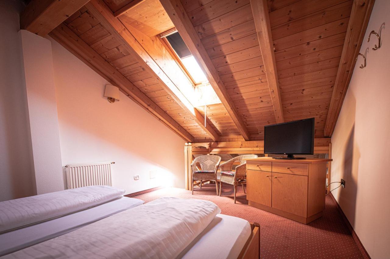 Hotel Gissbach ブルーニコ エクステリア 写真